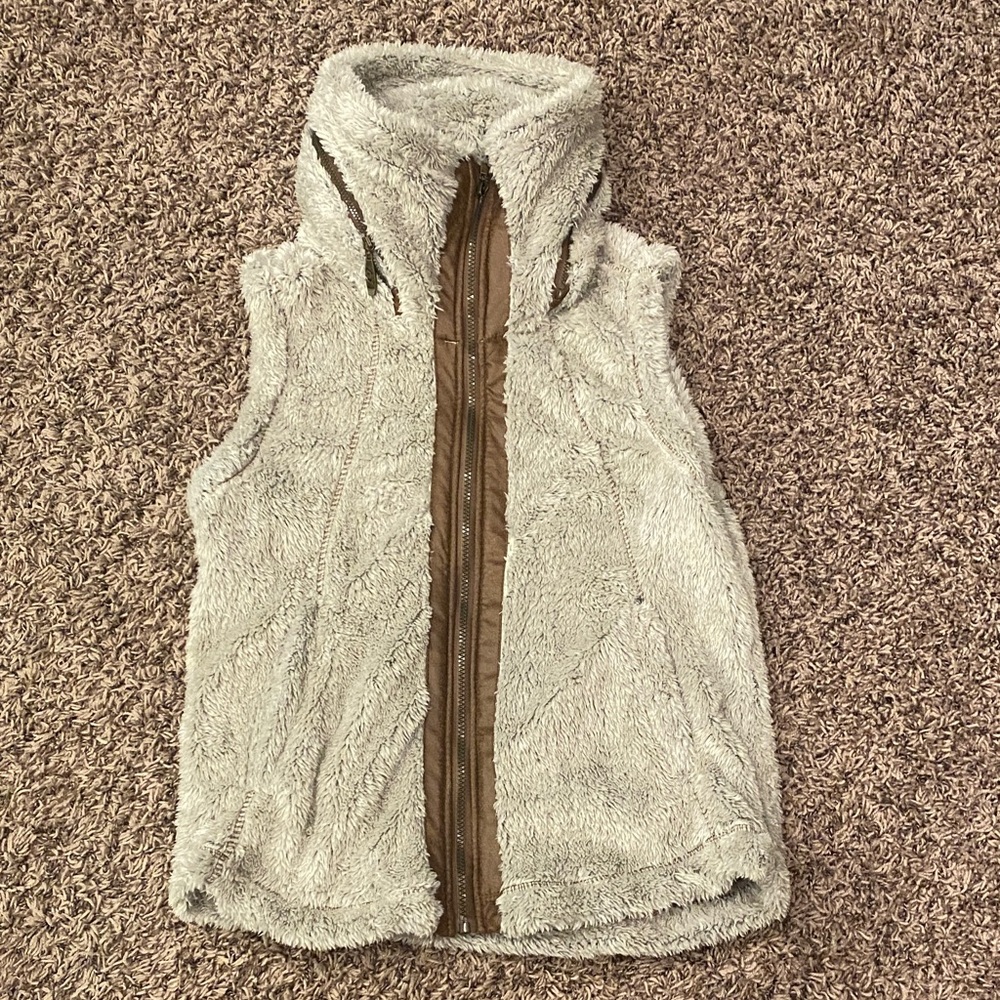 Women’s medium Fuzzy tan and Brown Vest